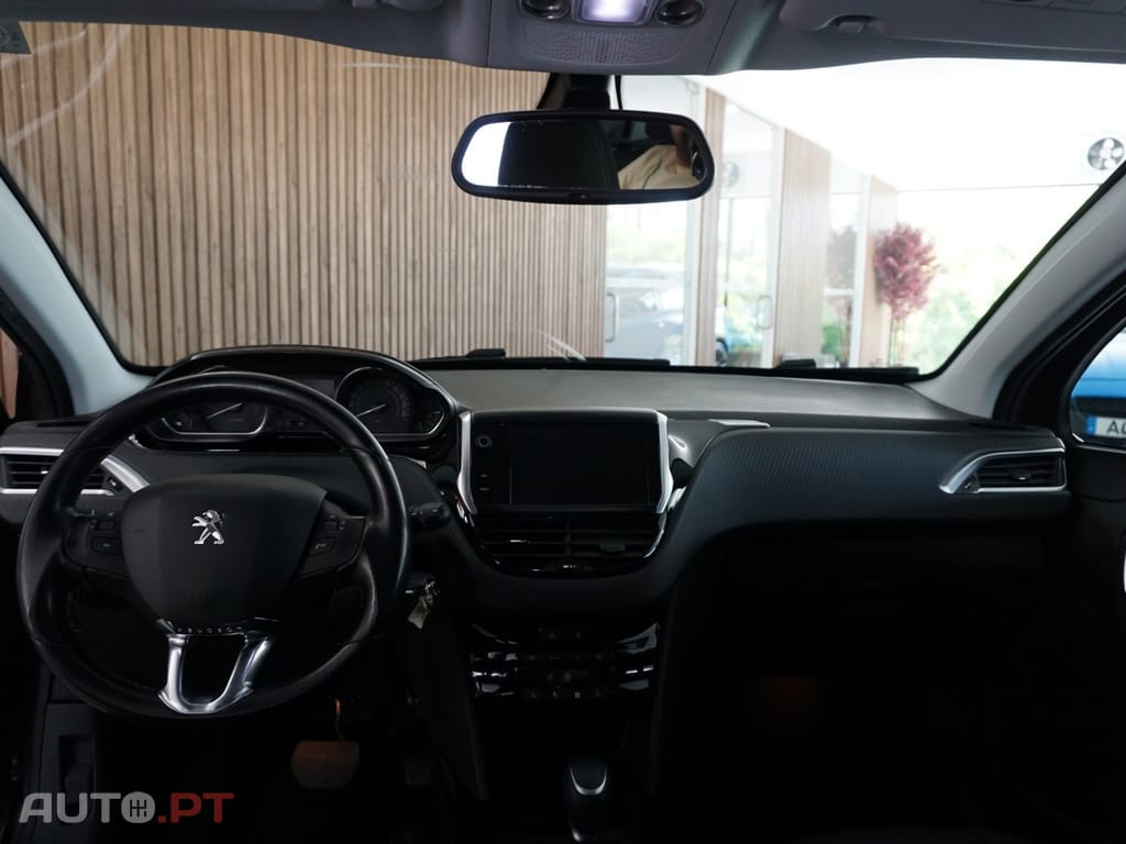 Peugeot 2008 1.2 PureTech Allure EAT6