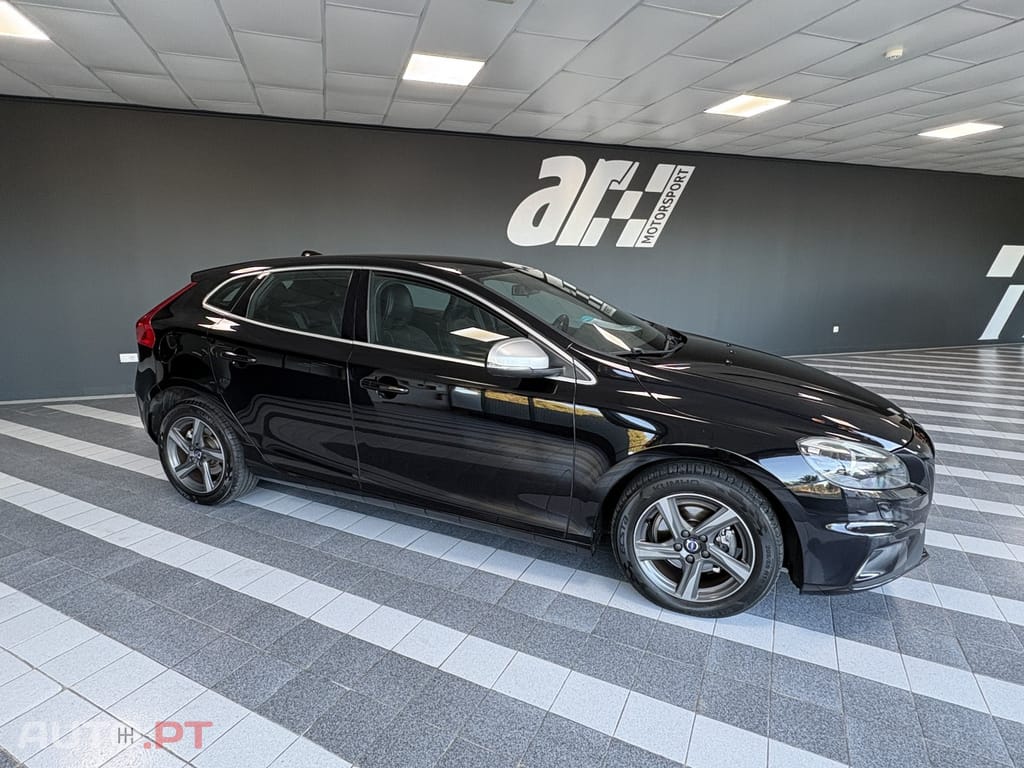 Volvo V40 2.0 D2 R-Design Momentum