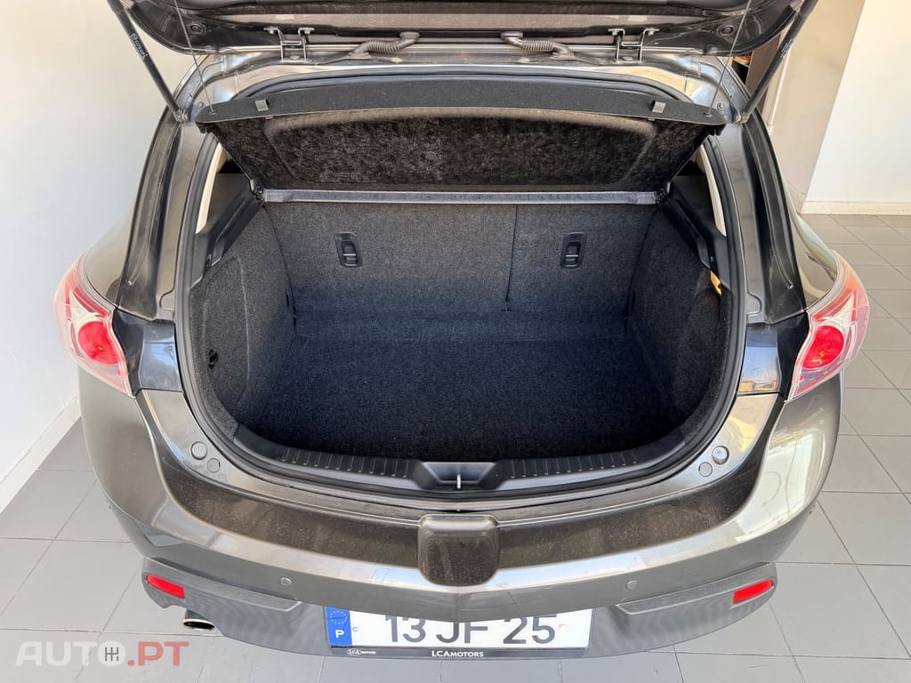 Mazda 3 MZ-CD 1.6 Exclusive Plus — fotografia 30