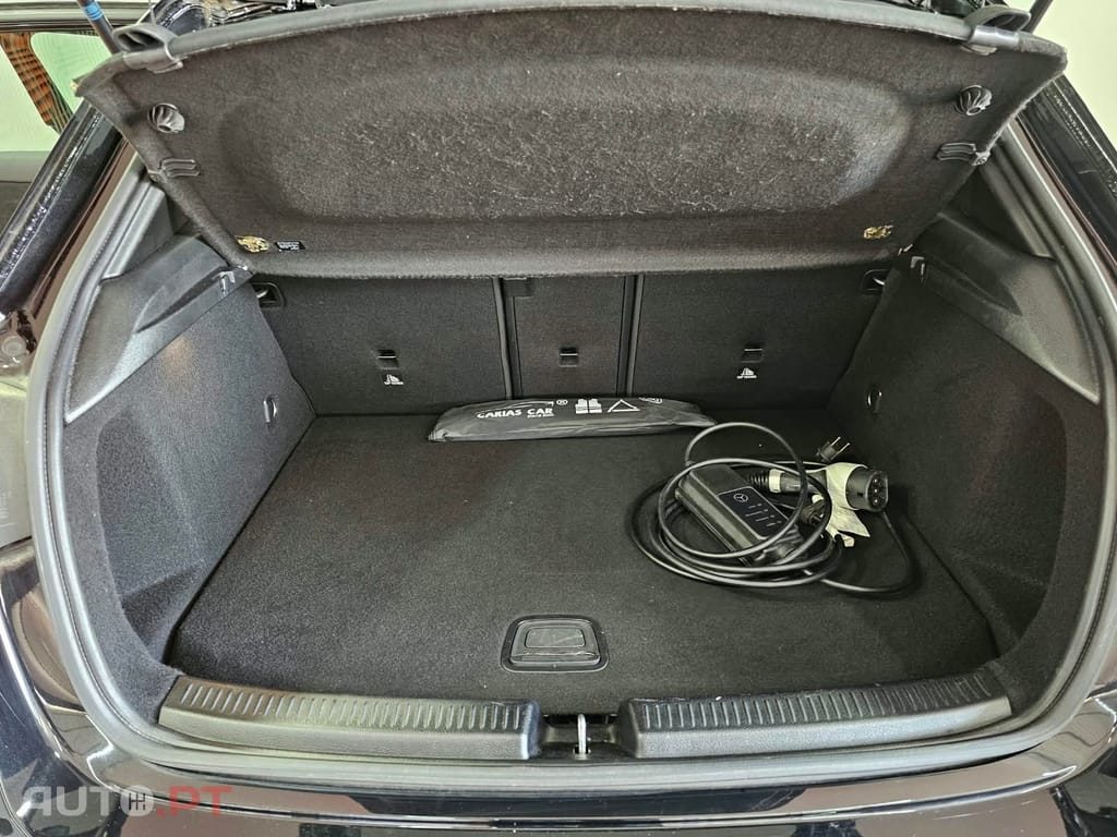 Mercedes-Benz A 250 e AMG Line