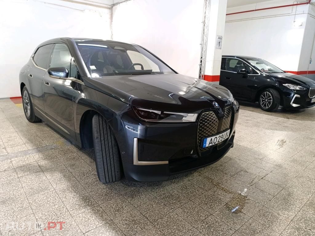BMW iX xDrive 40