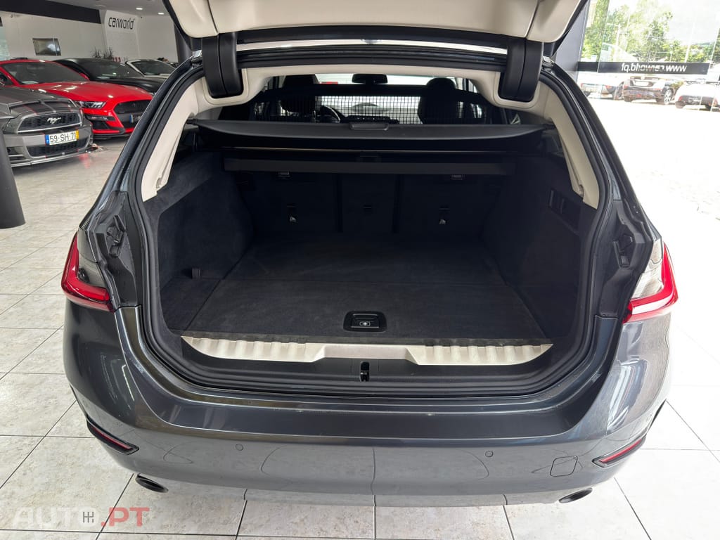 BMW 330 330 e Touring Pack 50 anos M Auto