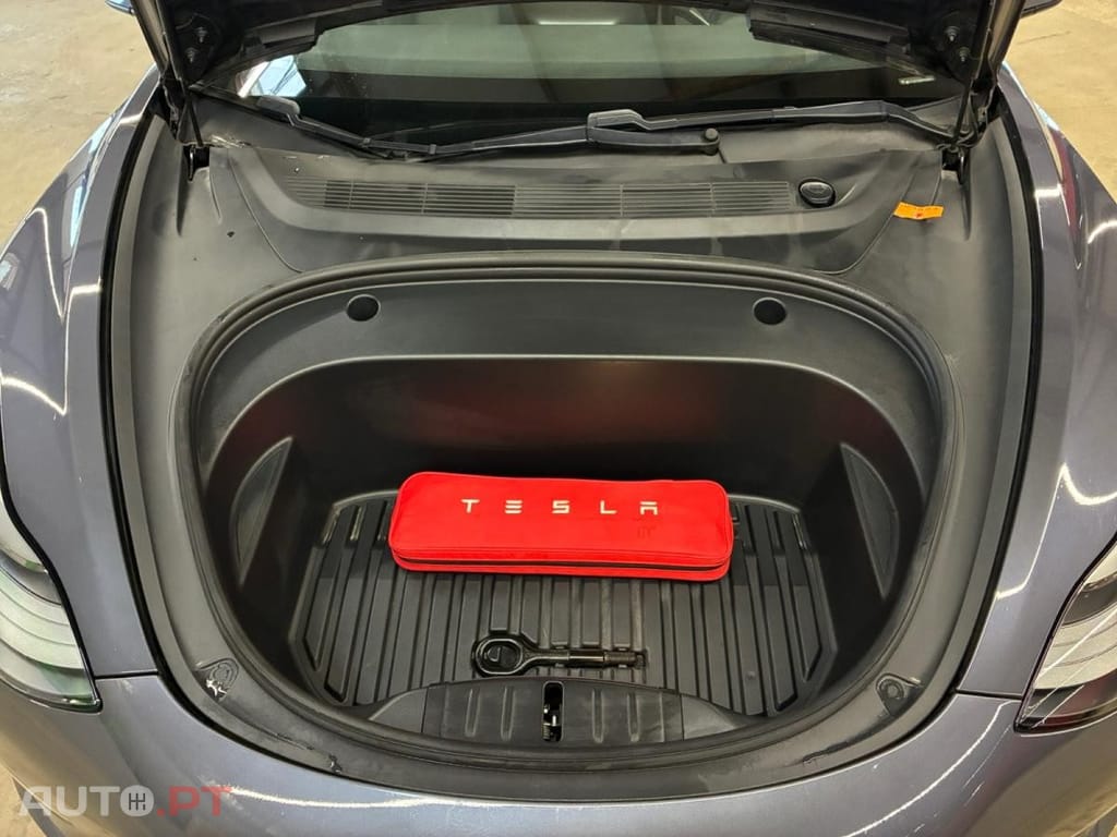 Tesla Model 3 Long-Range Dual Motor AWD