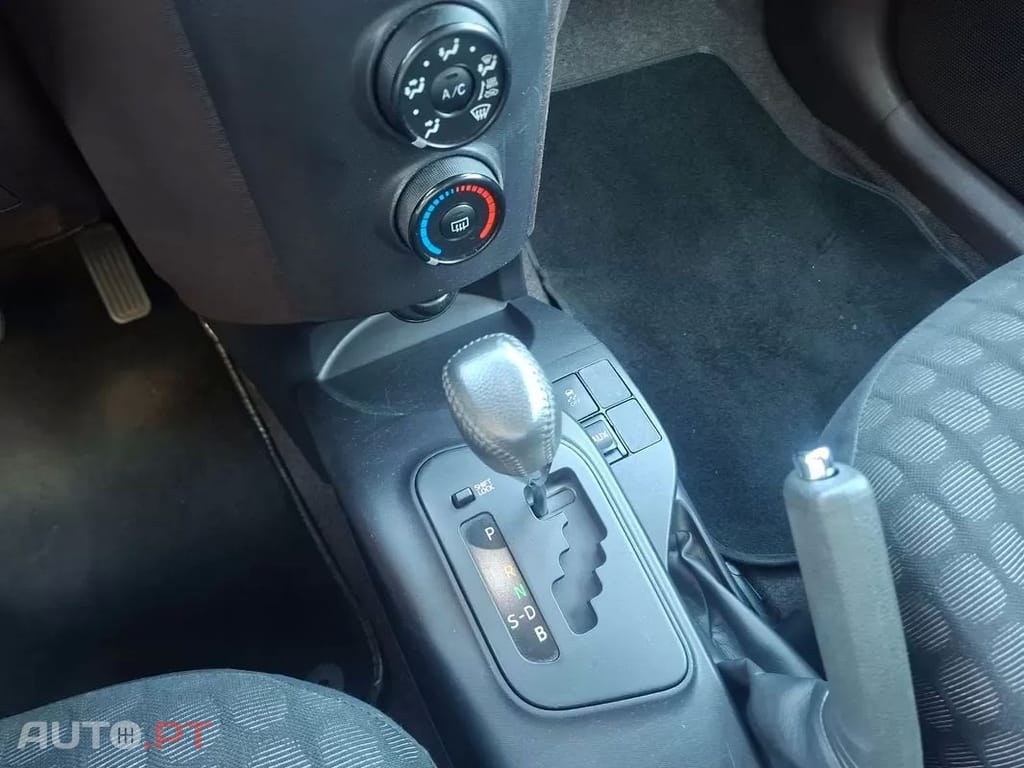 Toyota iQ 1.0 VVT-i 2 MultiDrive