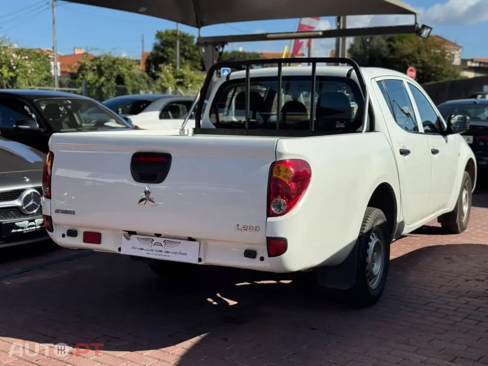 Mitsubishi L200 2.5 DI-D CD In.AC Low Rider 2WD