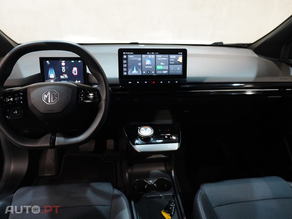 MG MG4 64 kWh Luxury