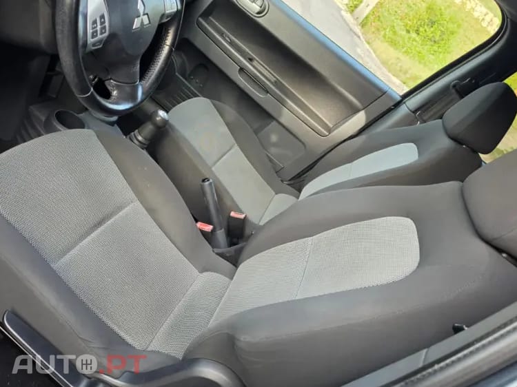 Mitsubishi Colt 1.3 Invite CA