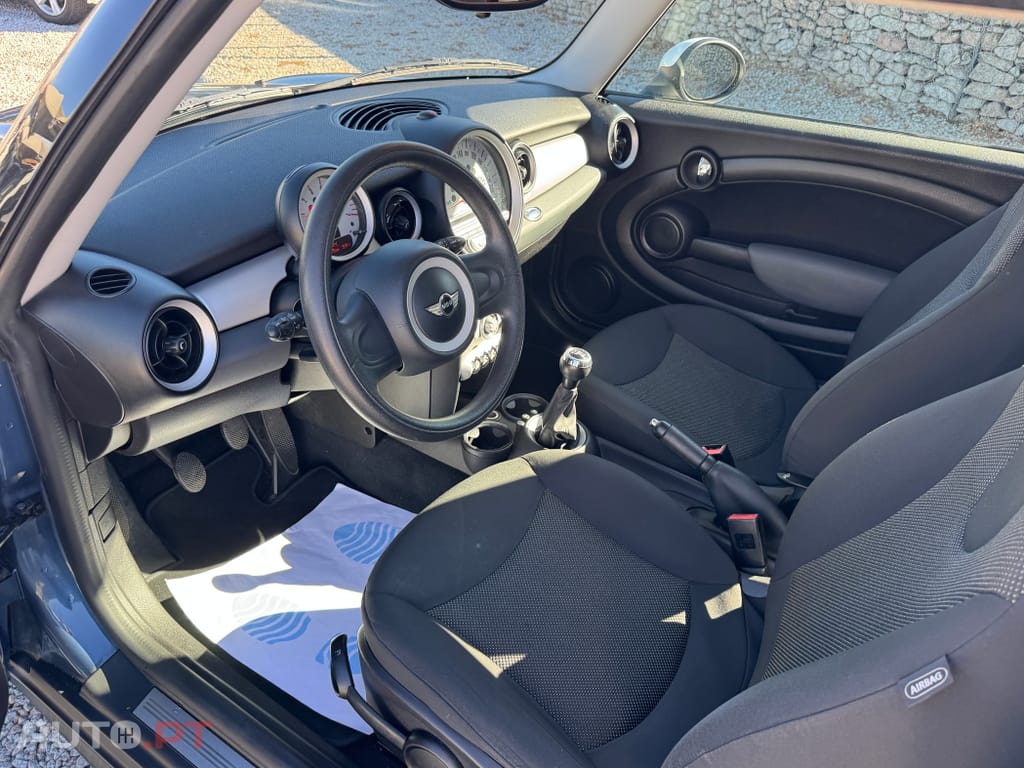 MINI Cooper Cooper D