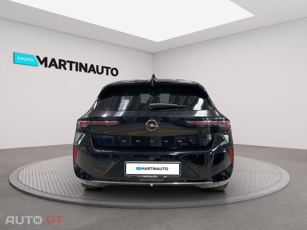 Opel Astra 1.2 T Elegance
