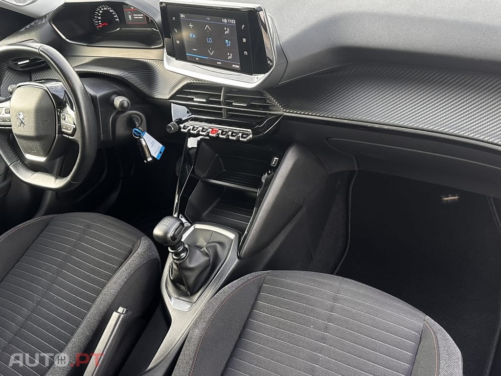 Peugeot 2008 1.2 PureTech Active Pack