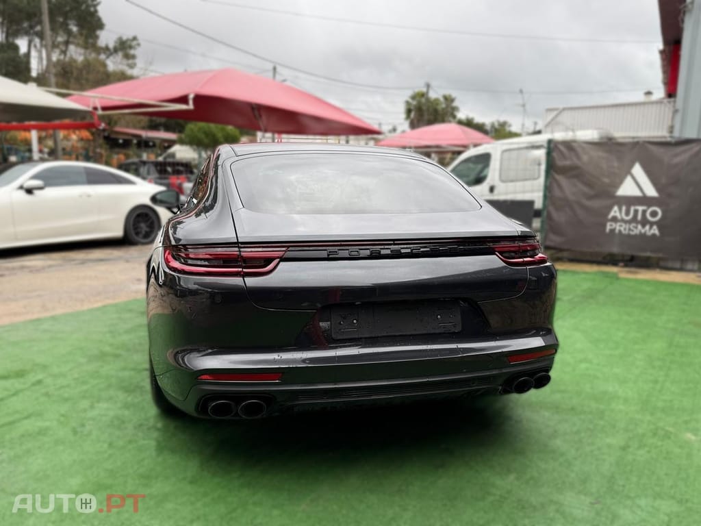 Porsche Panamera 4 E-Hybrid