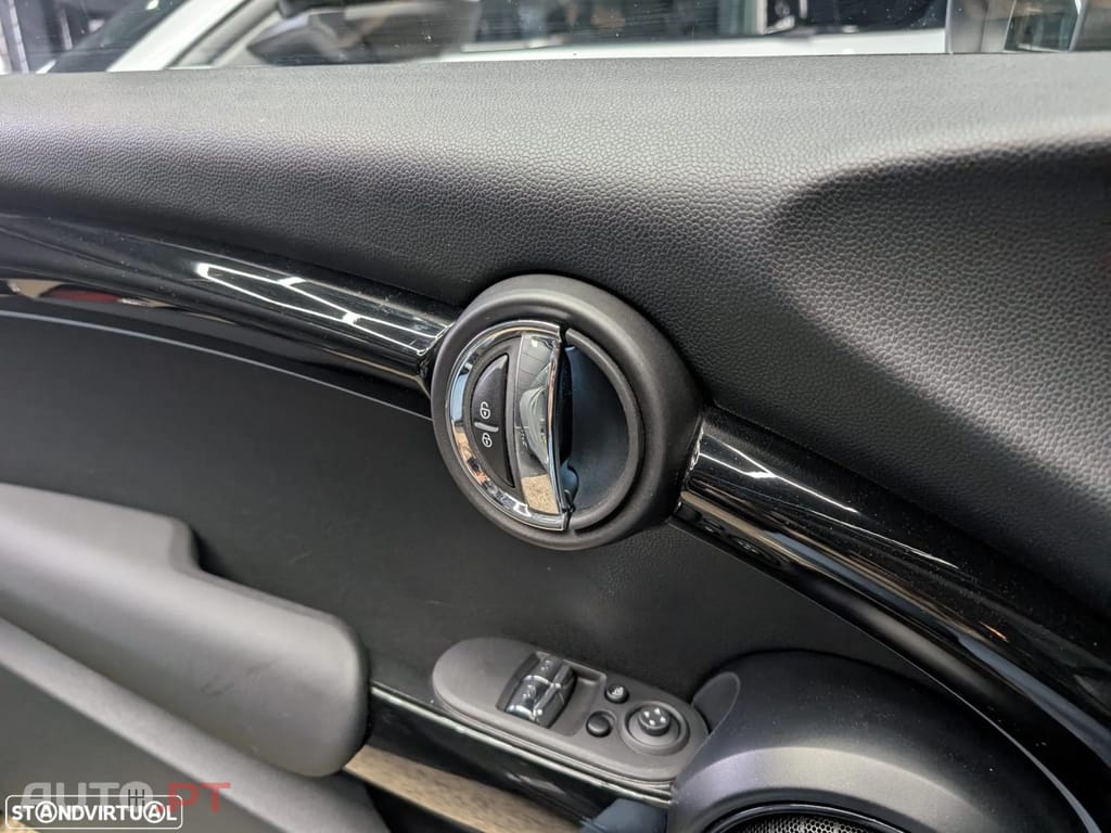 MINI Cooper Cooper SE Premium Extra Essential