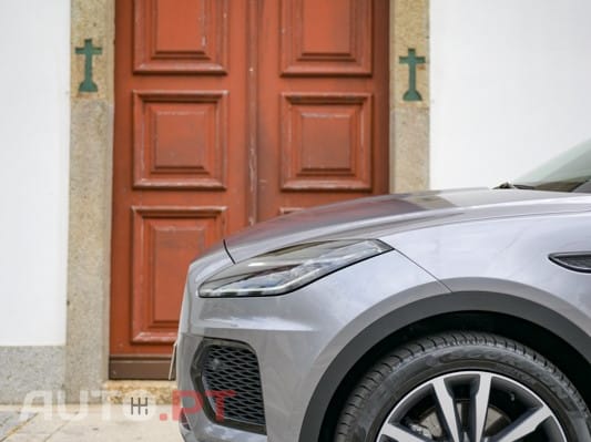 Jaguar E-Pace 1.5 P300e R-Dynamic SE AWD Aut.