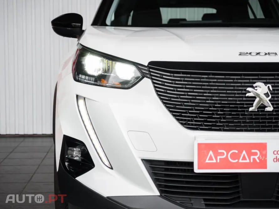 Peugeot 2008 PureTech 130 EAT8 Allure