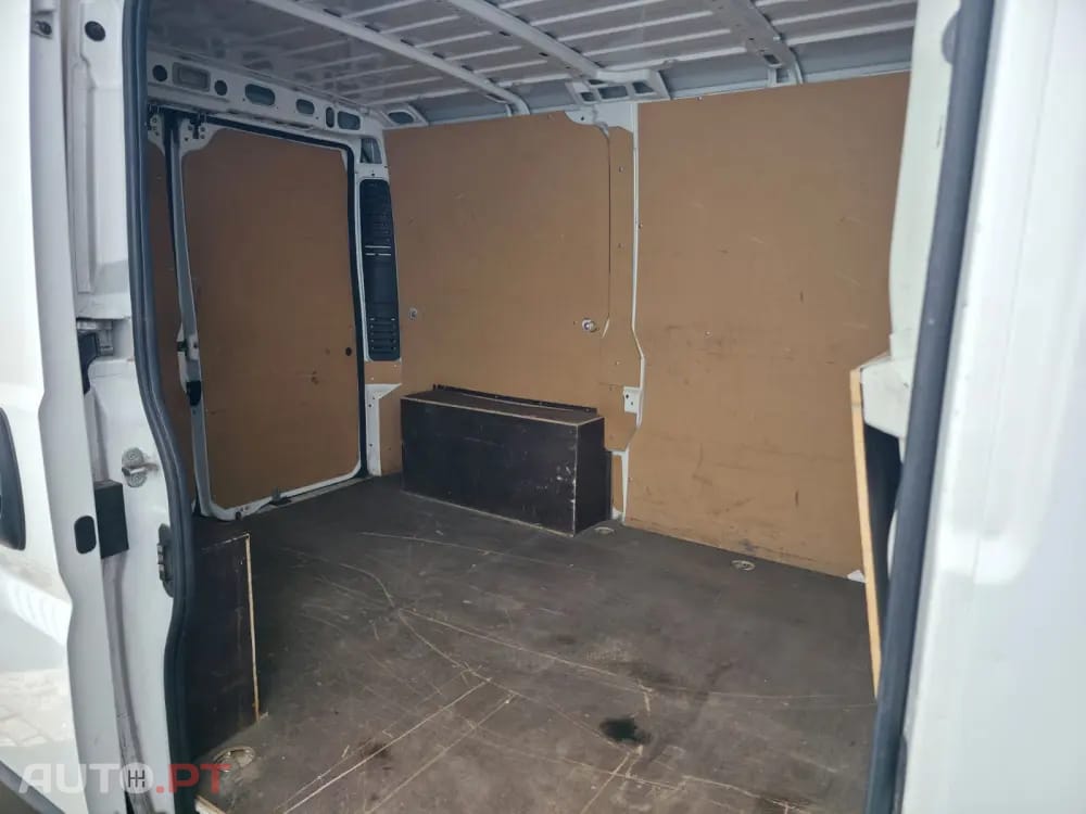Peugeot Boxer Outro