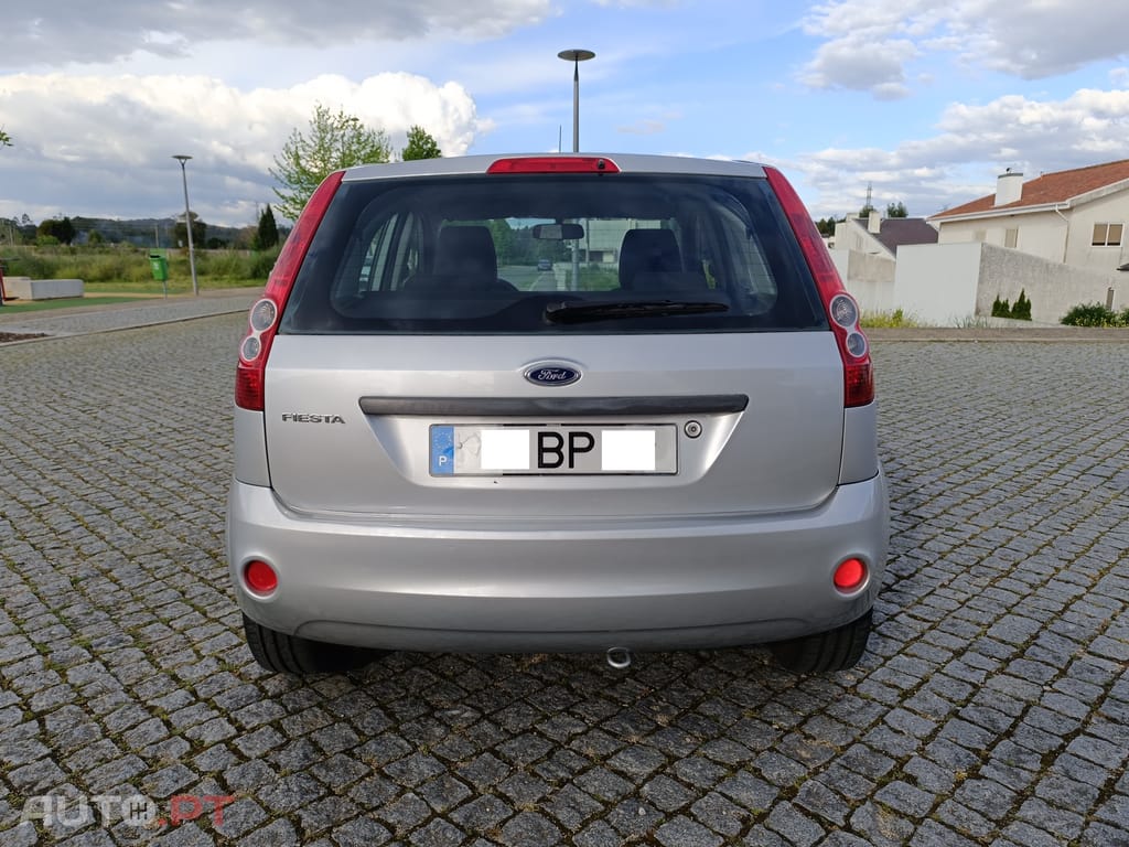 Ford Fiesta 1.25 First Edition - Um dono