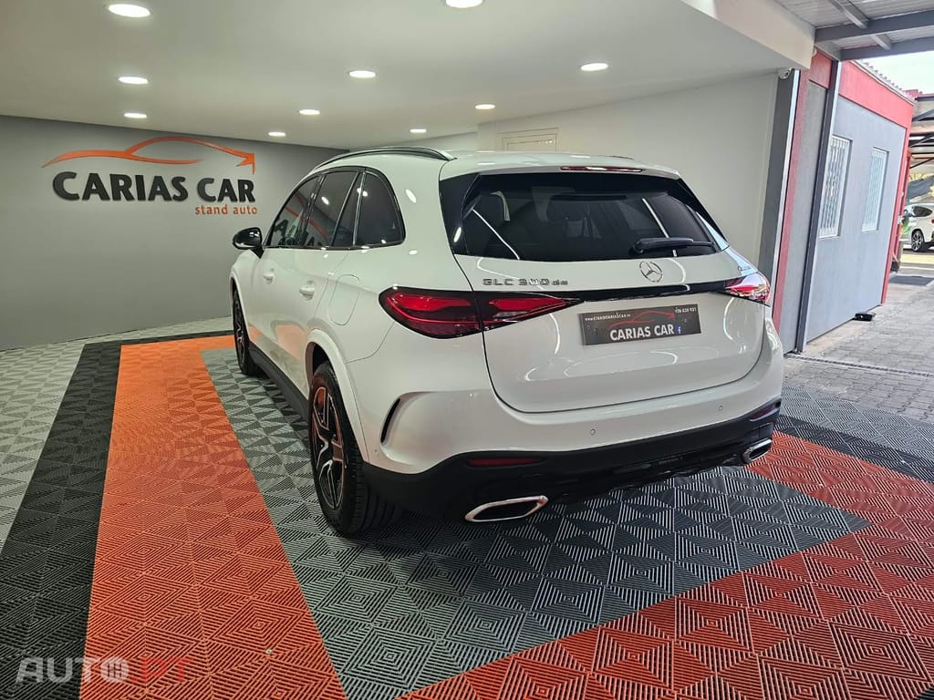 Mercedes-Benz GLC 300 de 4MATIC AMG Line