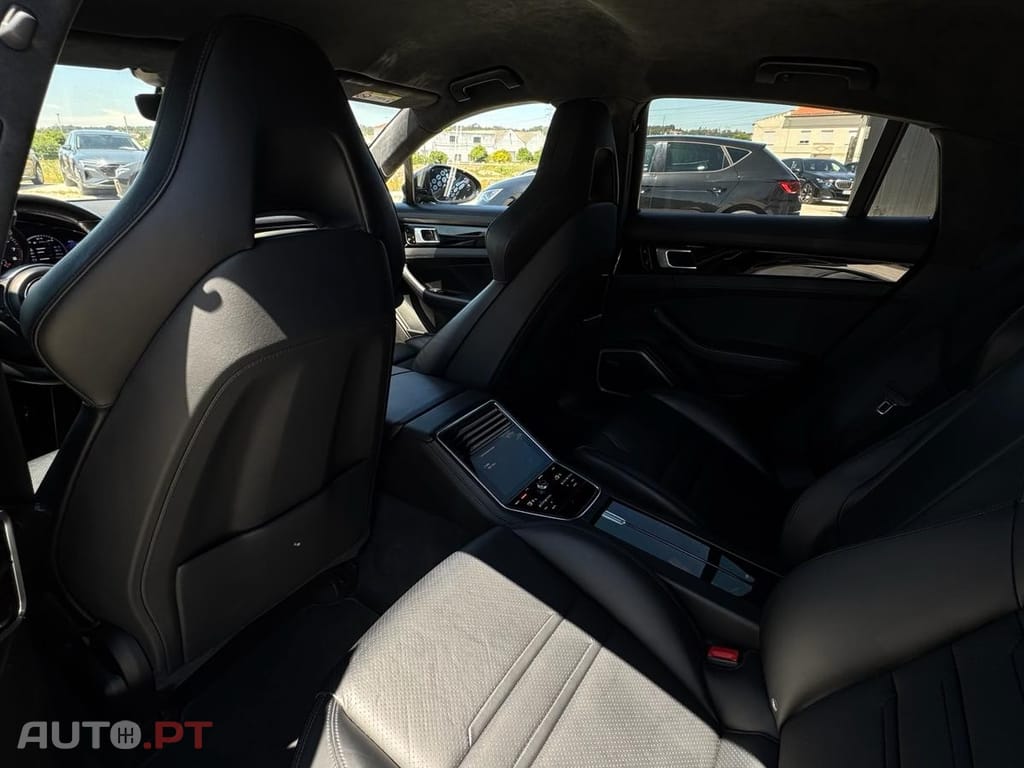 Porsche Panamera 4 E-Hybrid