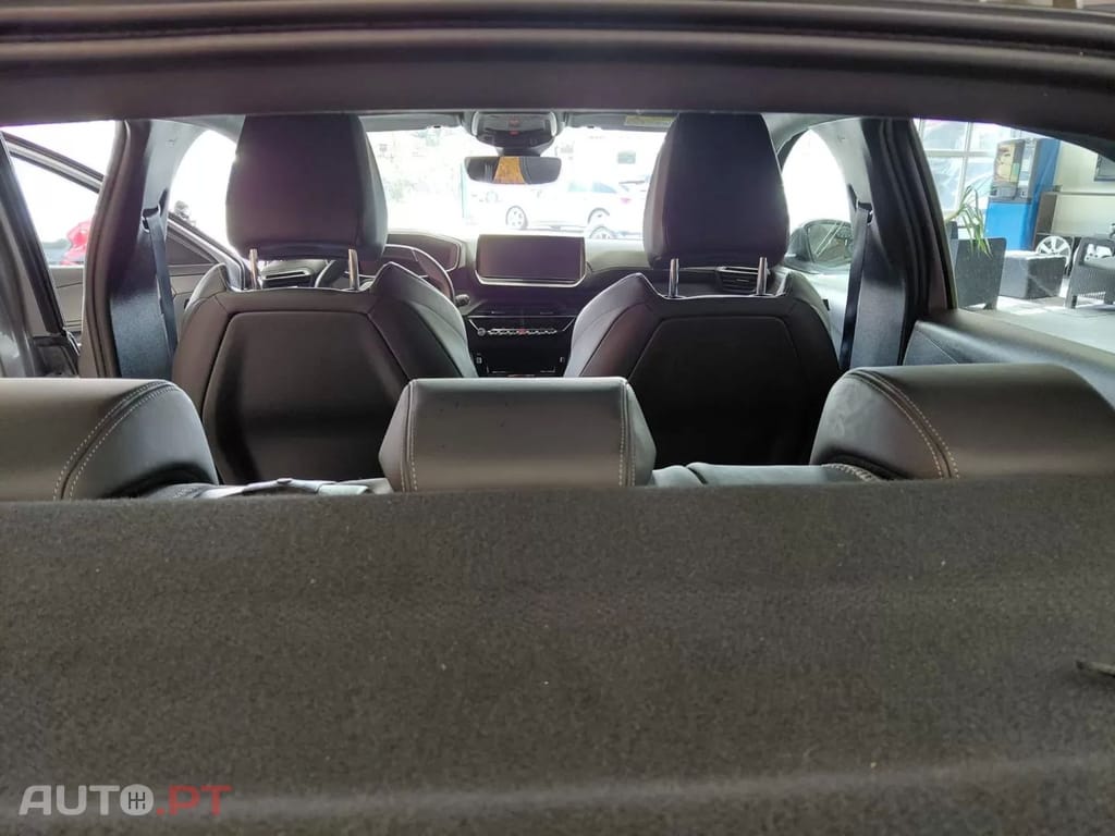 Peugeot E-208 50 kWh GT Pack