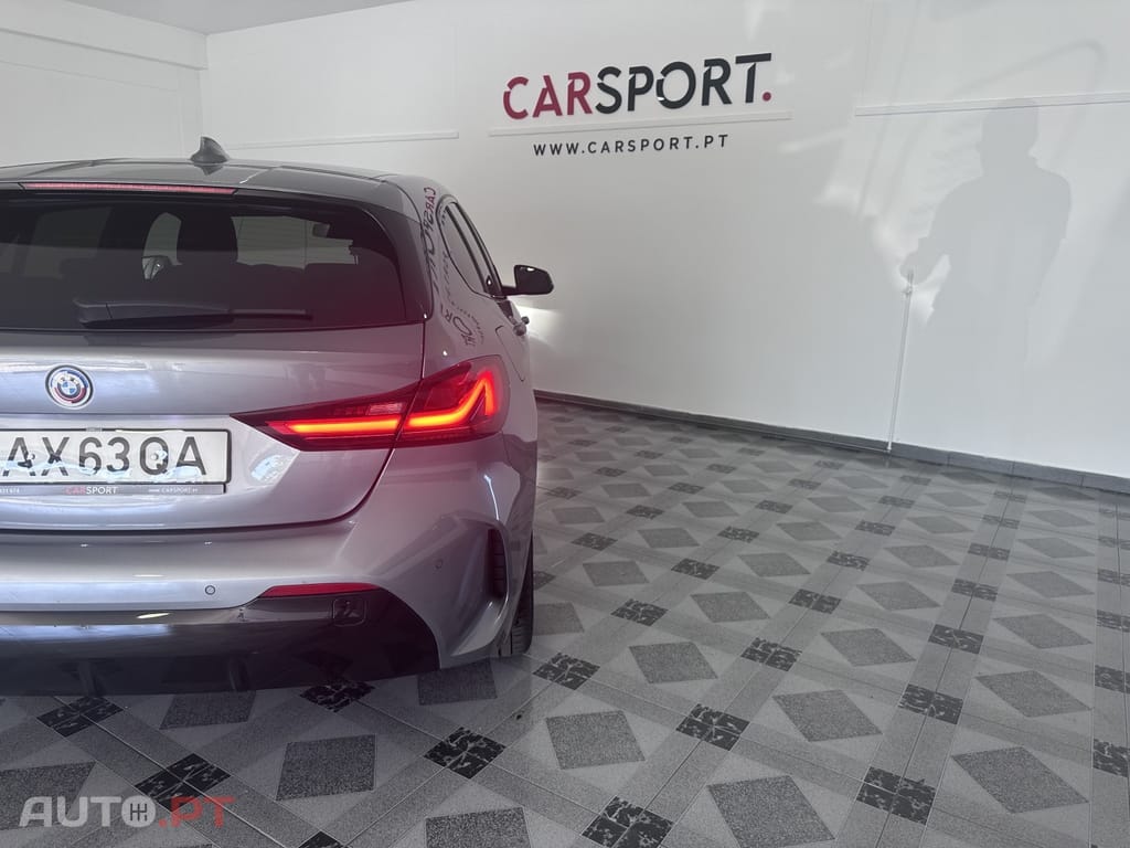 BMW 116 d Pack Desportivo M Auto