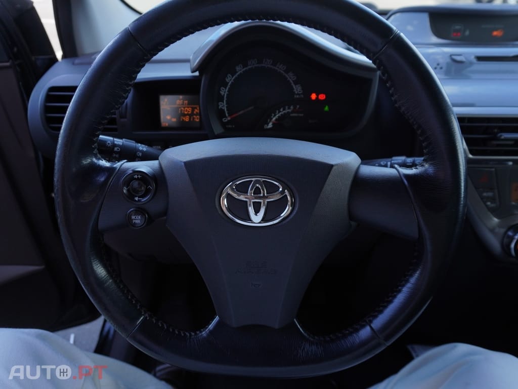 Toyota iQ 1.0