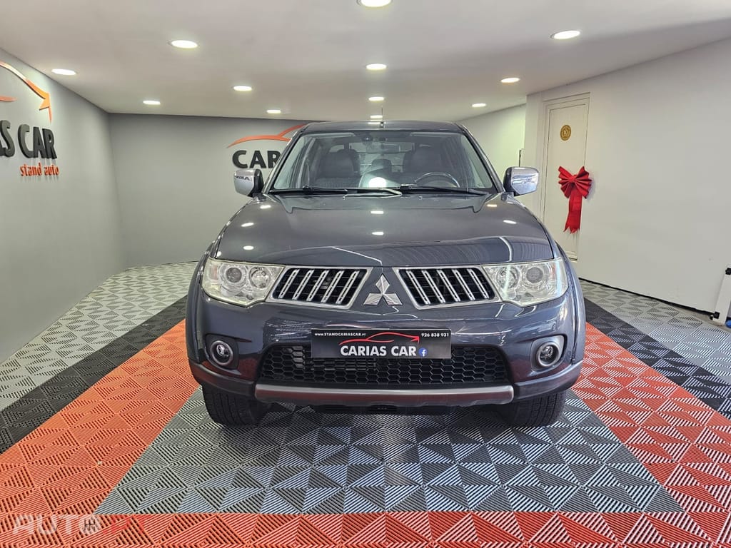 Mitsubishi L200 2.5 DI-D CD Invite AC 4WD