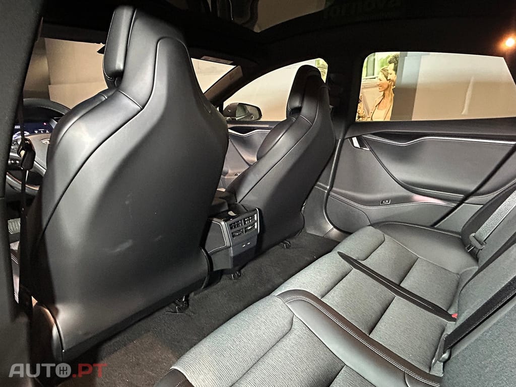 Tesla Model S 75D