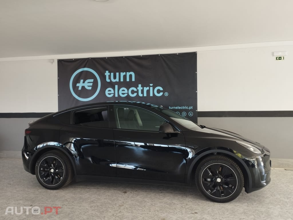 Tesla Model Y RWD