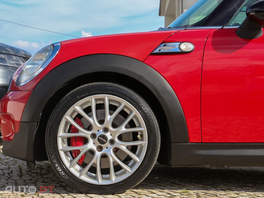 MINI Cooper John Cooper Works