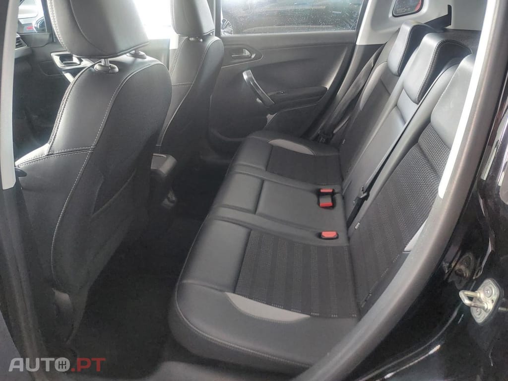 Peugeot 2008 1.2 PureTech Allure