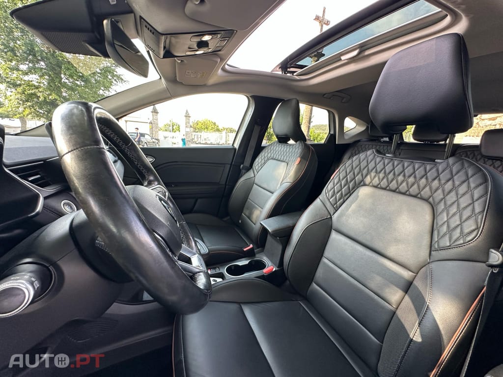 Renault Captur 1.6 E-Tech Plug-In Initiale Paris