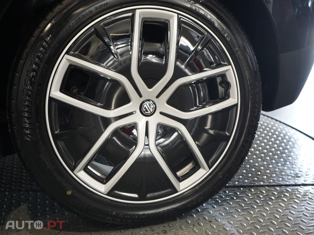 MG MG4 64 kWh Luxury