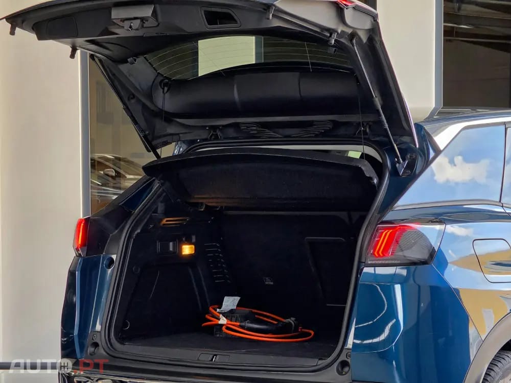 Peugeot 3008 1.6 Hybrid Allure e-EAT8