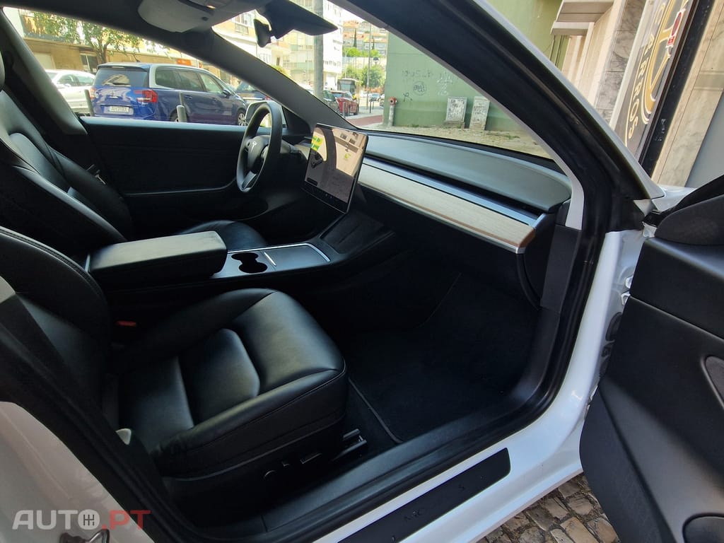 Tesla Model 3 Long-Range Dual Motor AWD