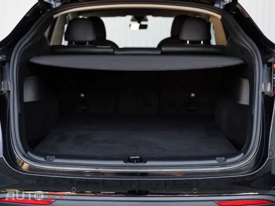 Tesla Model Y Long Range Dual Motor AWD