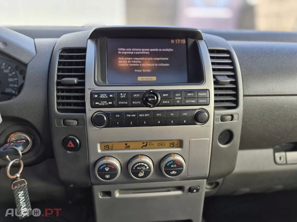 Nissan Navara 2.5 dCi CD LE Prem.+IT