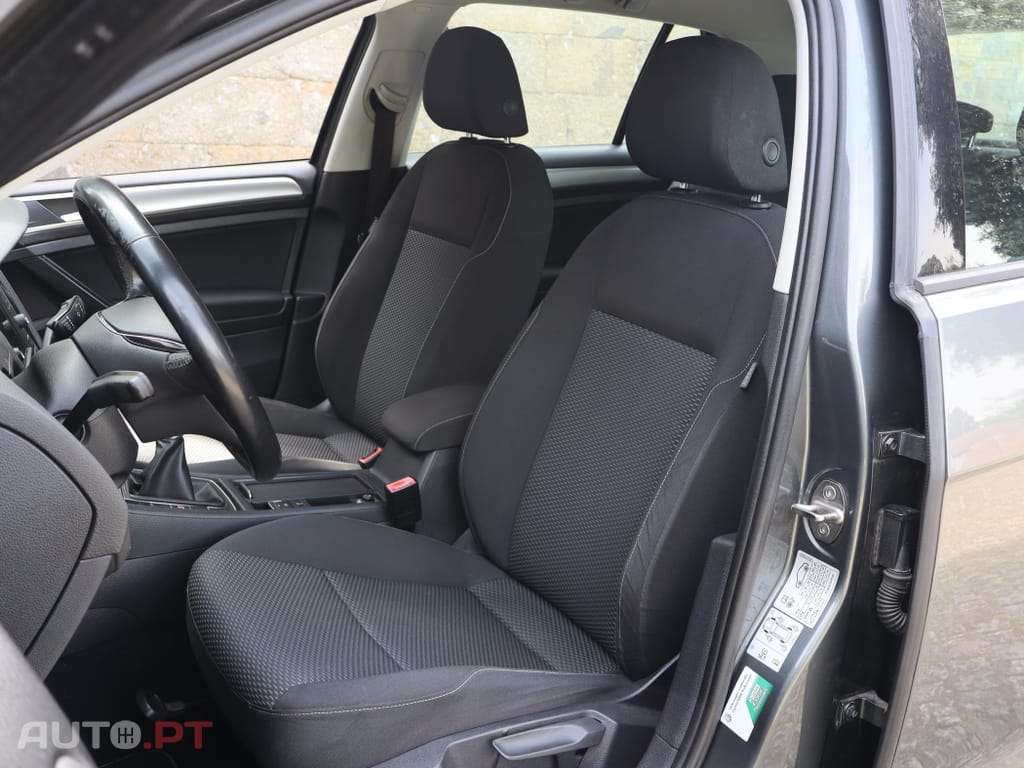 Volkswagen Golf 1.6 TDI Confortline