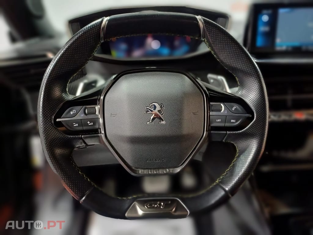 Peugeot 2008 1.2 PureTech GT EAT8