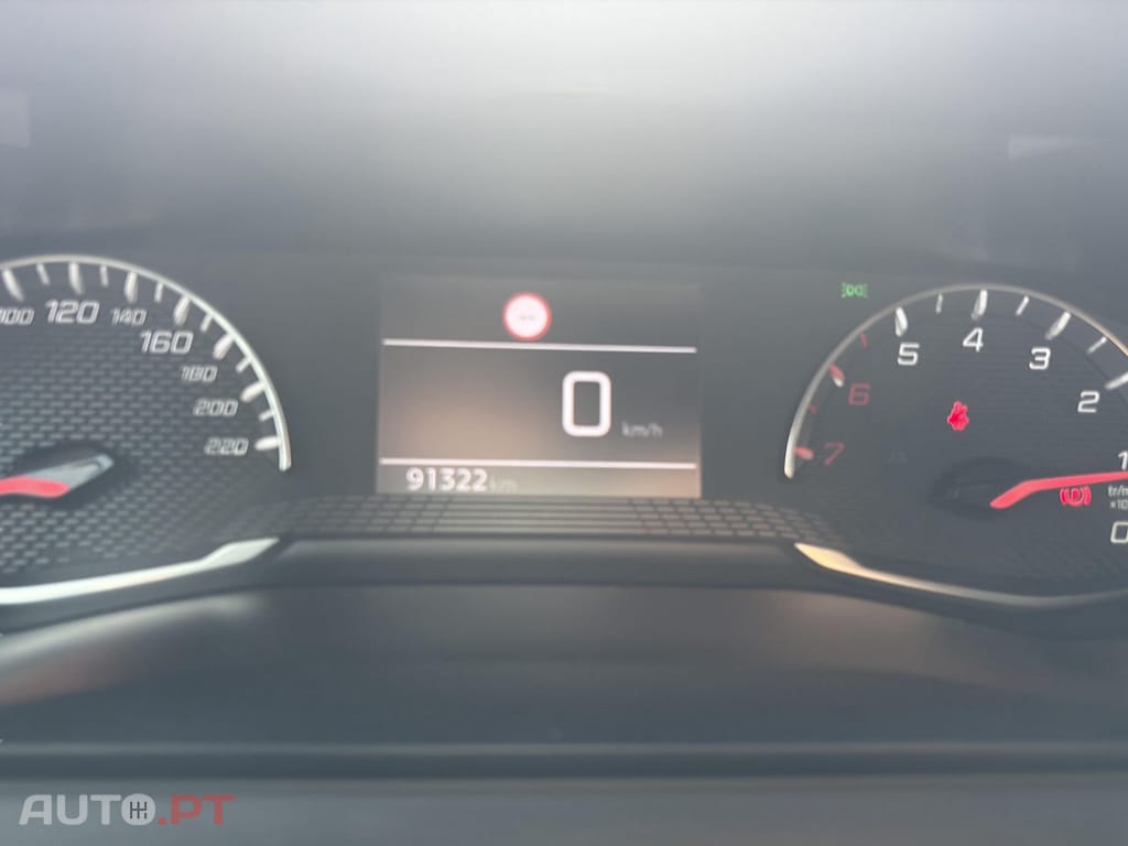 Peugeot 2008 1.5 BlueHDi Allure