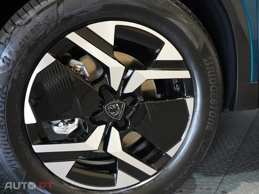 Peugeot 2008 1.2 Hybrid Allure e-DCS6