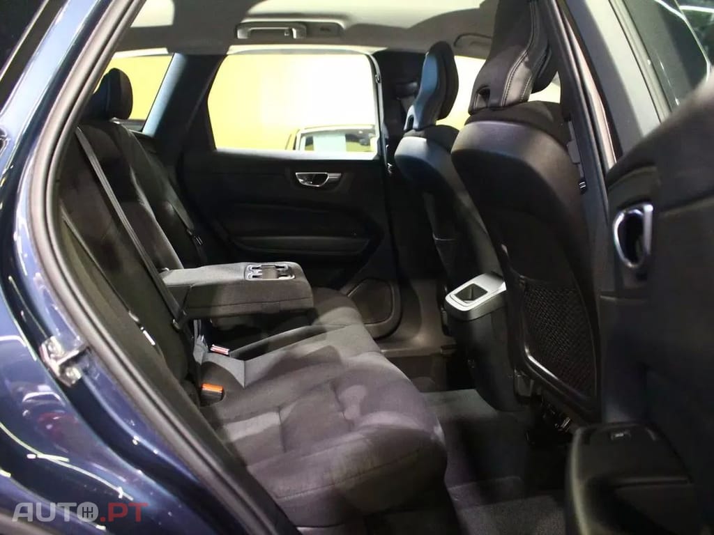 Volvo XC60 2.0 B4 Momentum