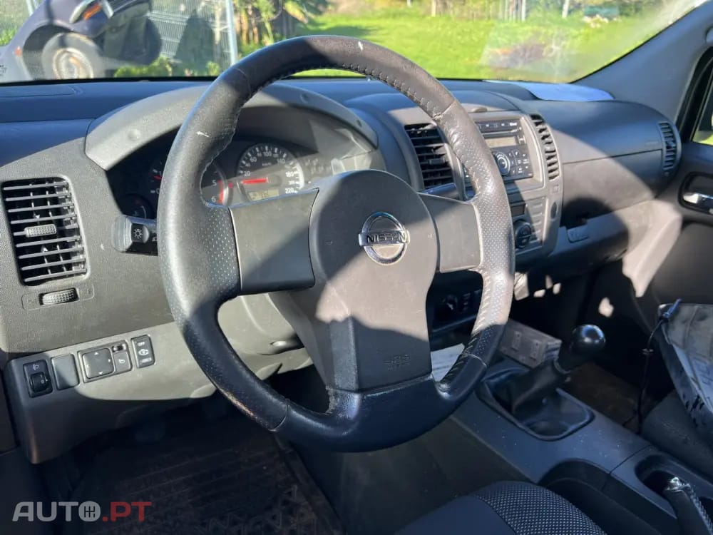 Nissan Navara Outro