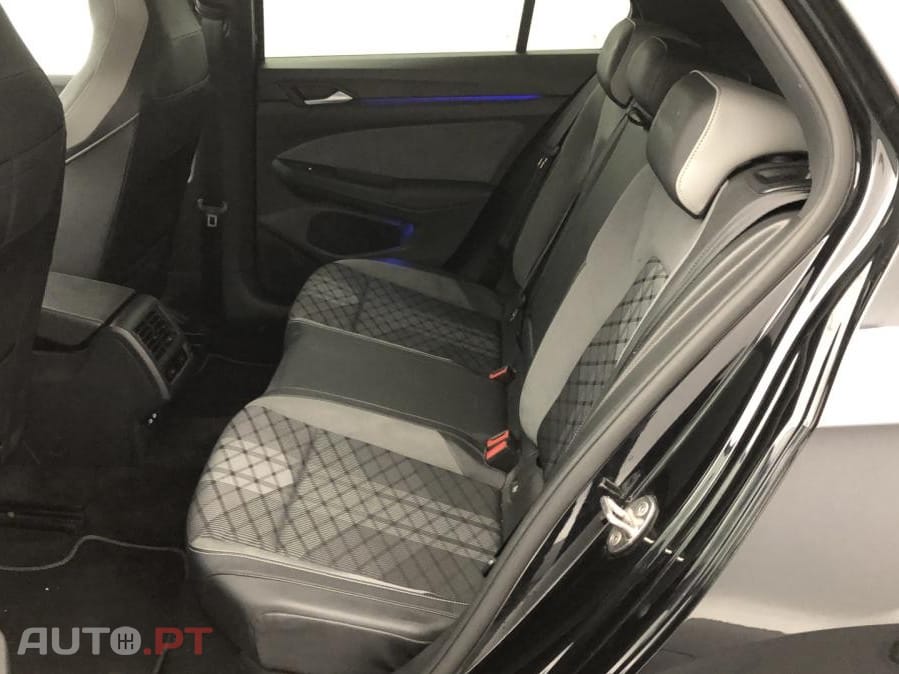 Volkswagen Golf 2.0 TDI SCR DSG R-Line