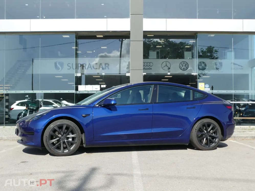 Tesla Model 3 Tração Traseira