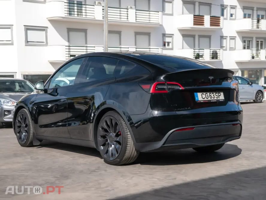 Tesla Model Y Performance Dual Motor AWD