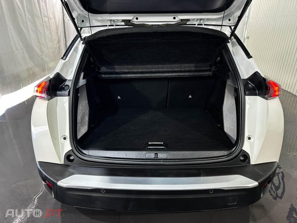 Peugeot E-2008 50 kWh GT Pack