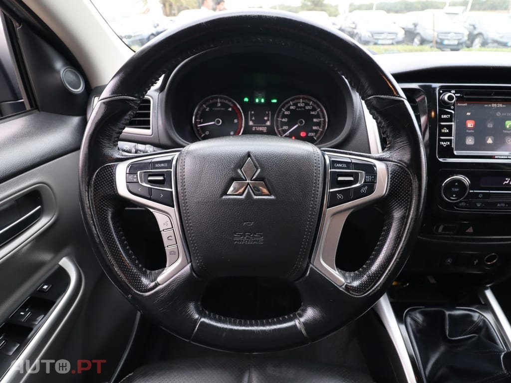 Mitsubishi L200 2.4 DI-D CD Invite Strakar Look 4WD