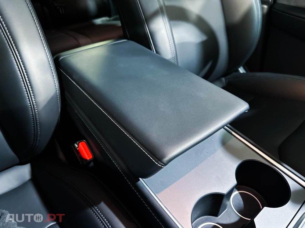 Tesla Model Y Long Range RWD