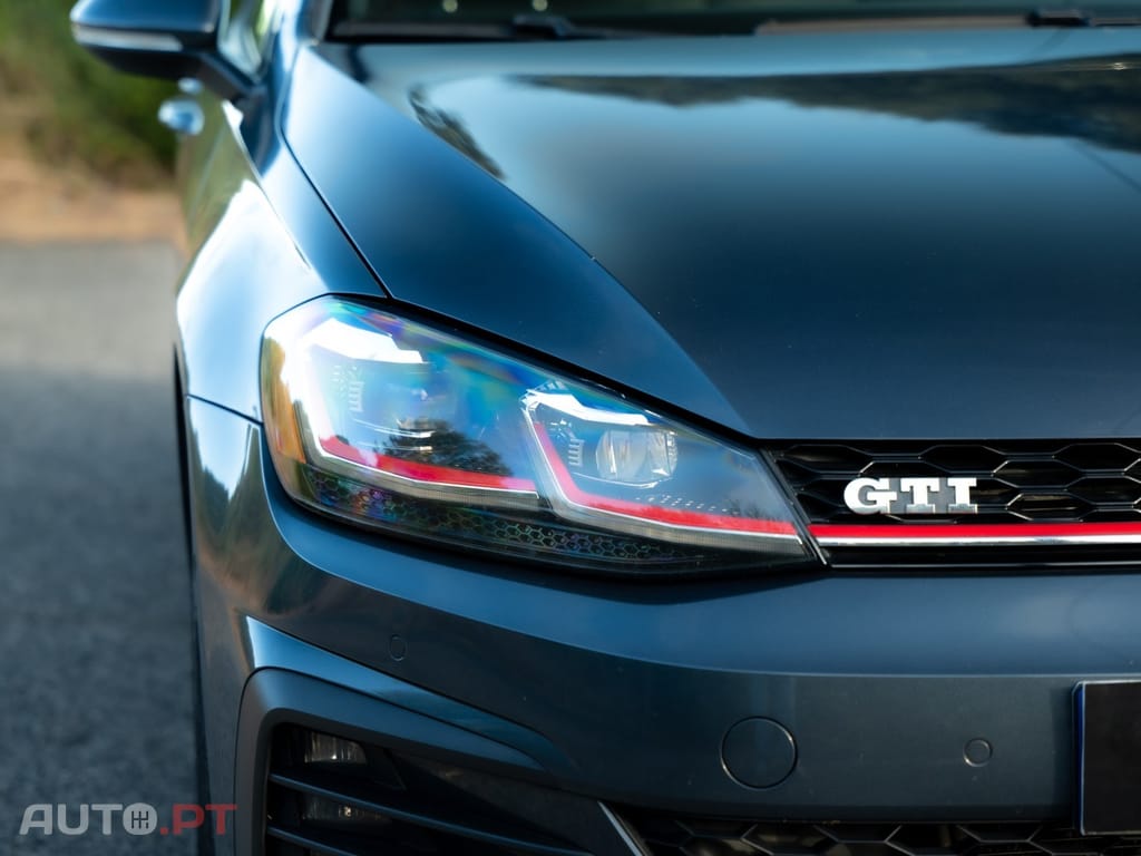 Volkswagen Golf 2.0 TSI GTI