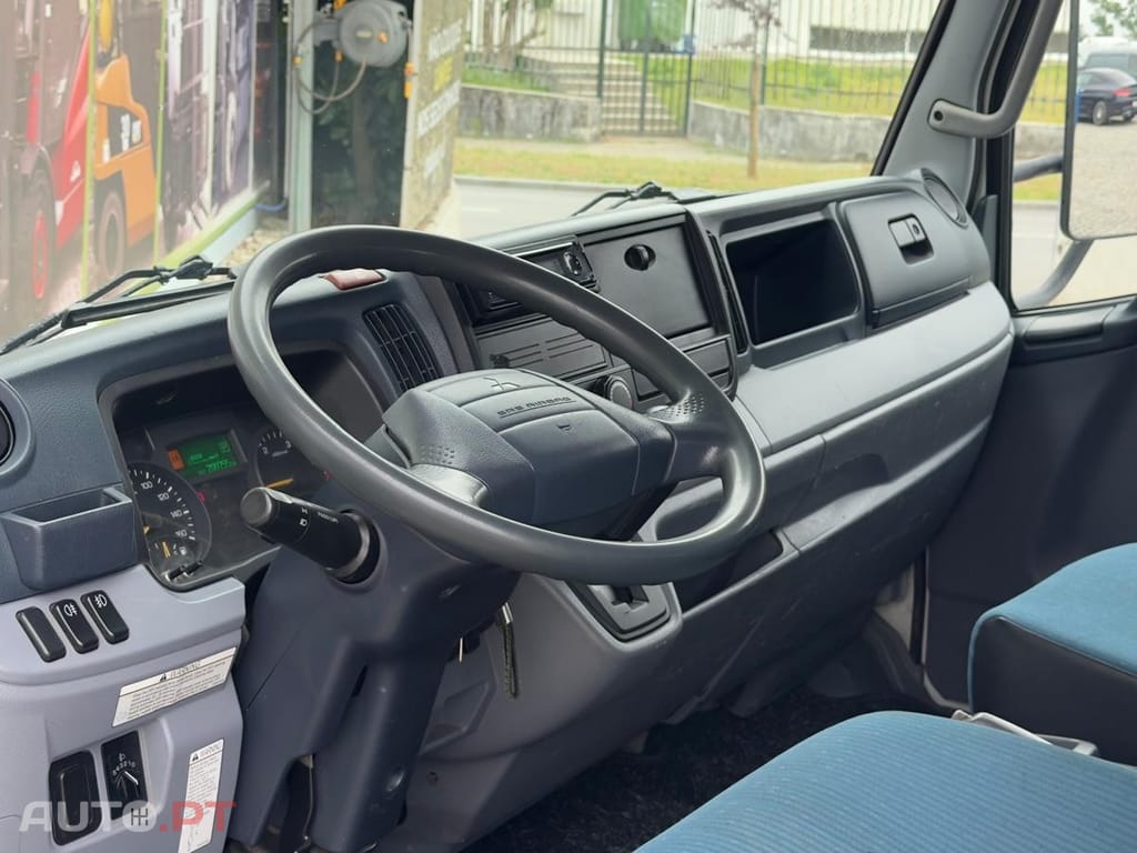 Mitsubishi Canter 3 C 15  COM GRUA